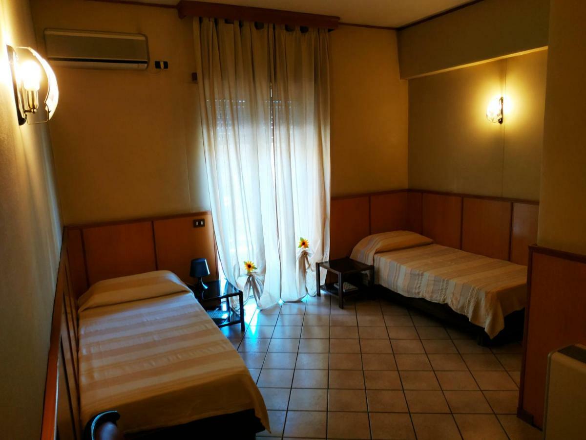 Residence Hotel Valery Monterotondo  Luaran gambar